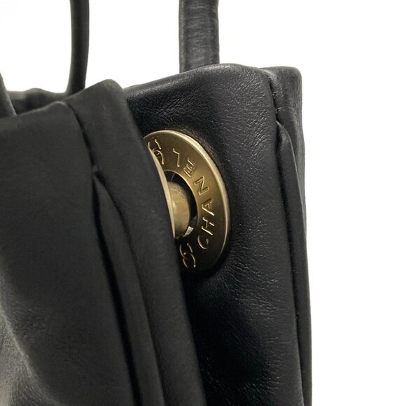 Auth CHANEL Camellia Black White Lambskin Tote Bag - Picture 4 of 16